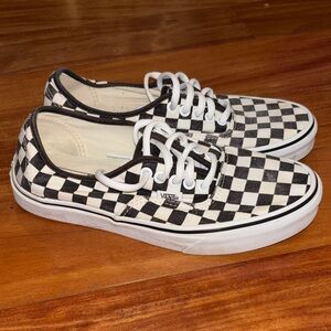 Vans Checkerboard Lace-Up Sneakers - Black & White size 7.5 men’s